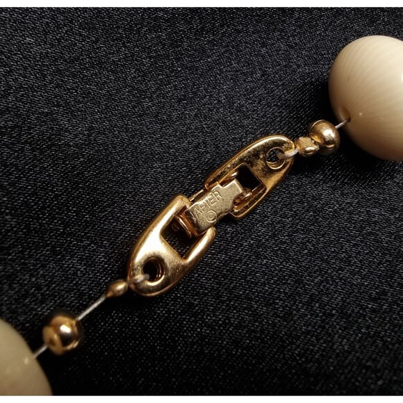 Vintage Napier 1980s Cream & Gold-Tone Beaded Necklace With Curved Pendant - Picture 4 of 4